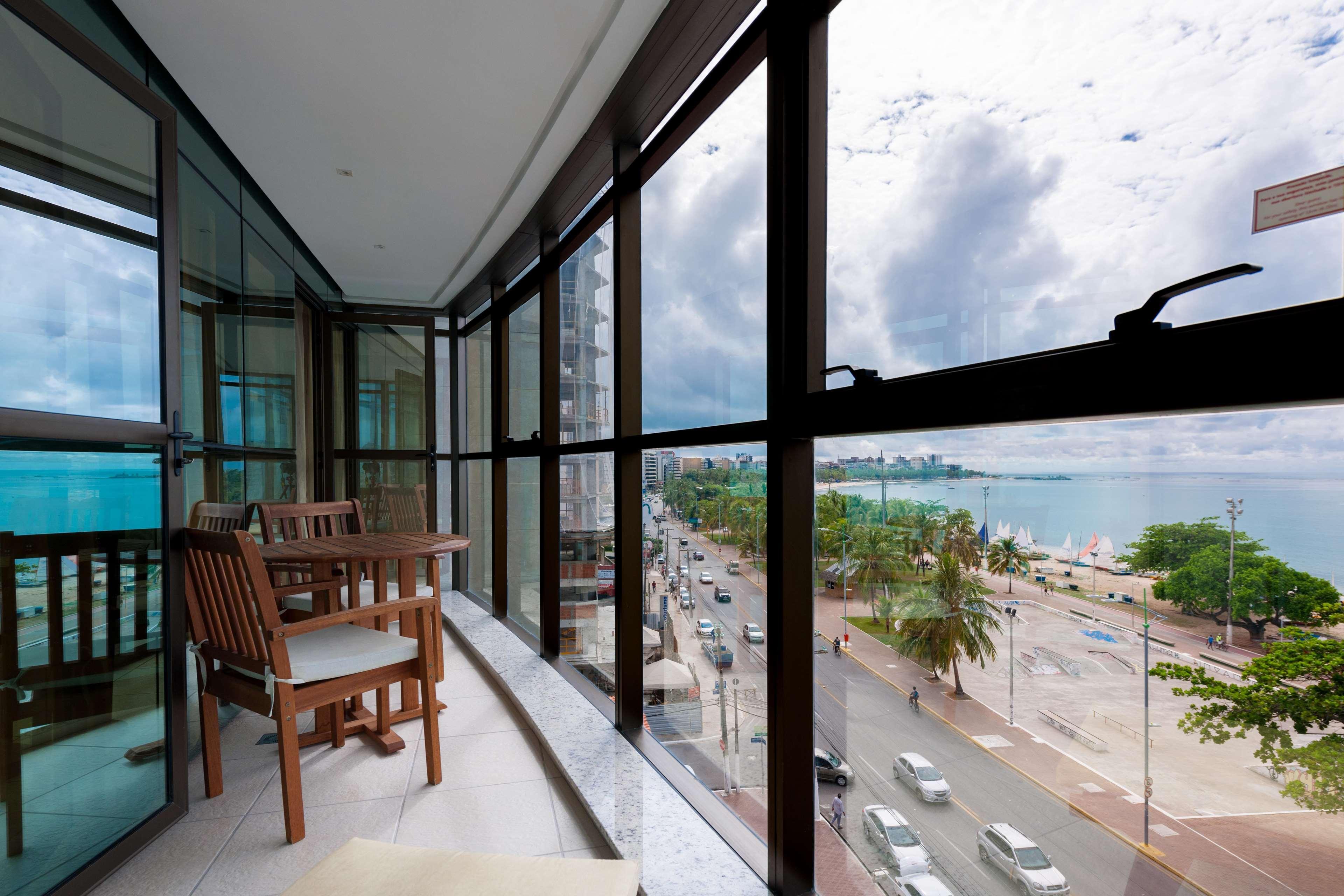 فندق بيست ويسترن بريمير ماسايو Maceió المظهر الخارجي الصورة A balcony