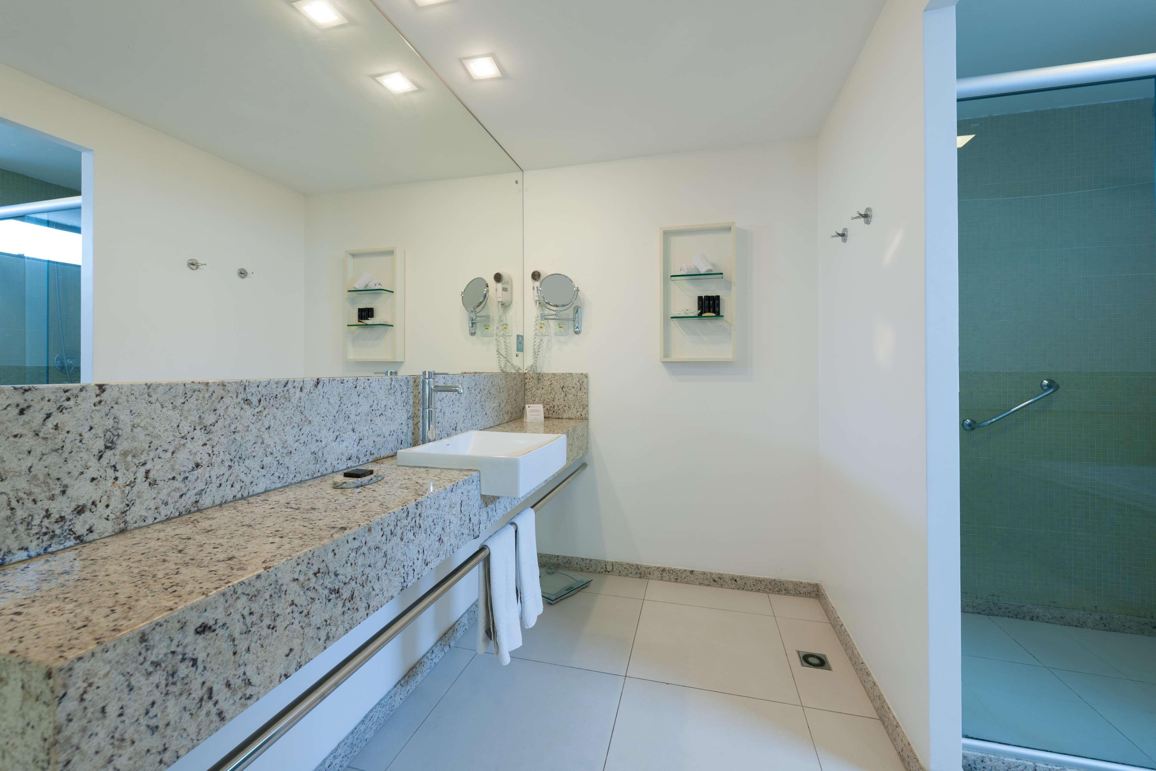 فندق بيست ويسترن بريمير ماسايو Maceió المظهر الخارجي الصورة Bathroom