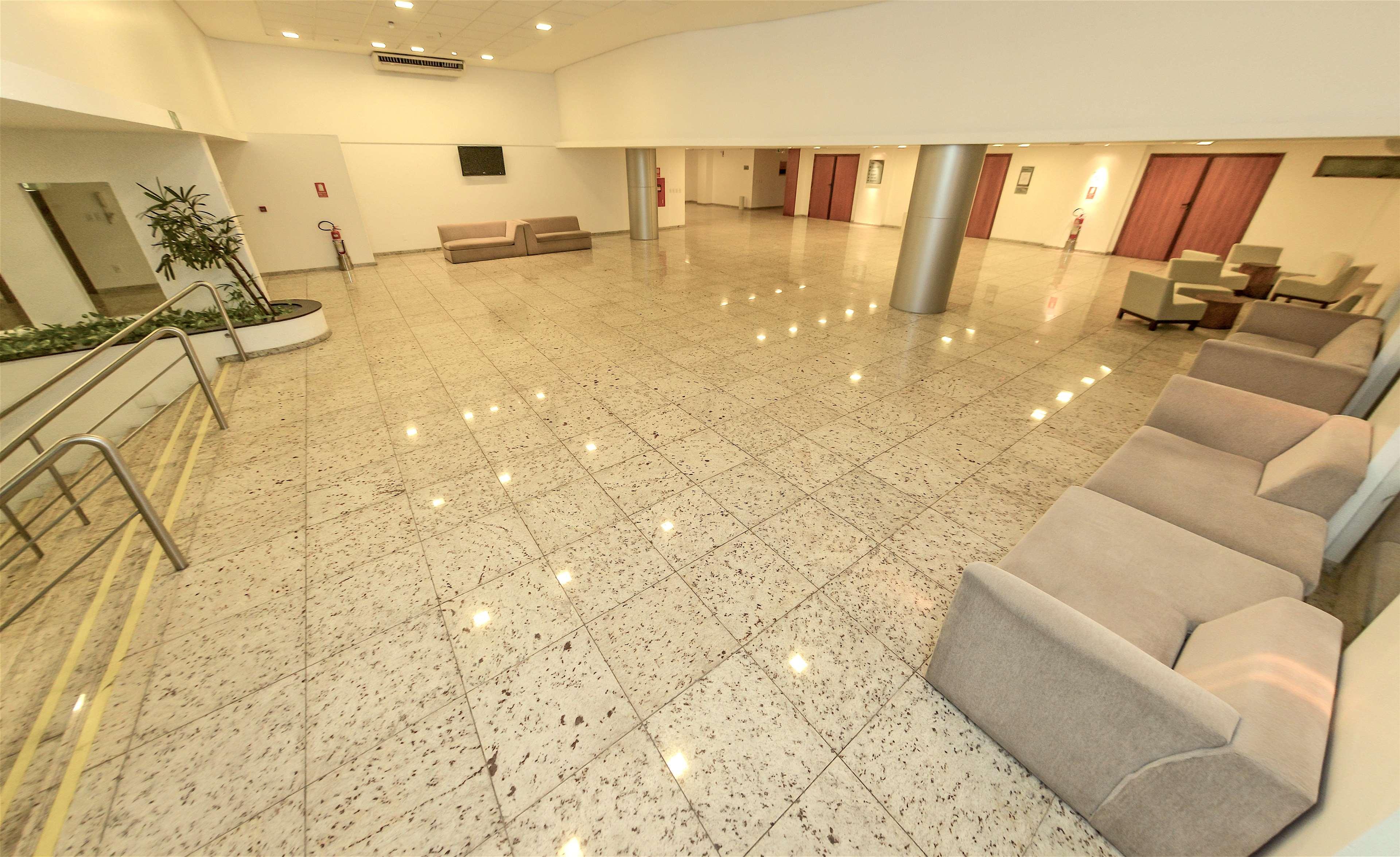 فندق بيست ويسترن بريمير ماسايو Maceió المظهر الخارجي الصورة A polished granite floor
