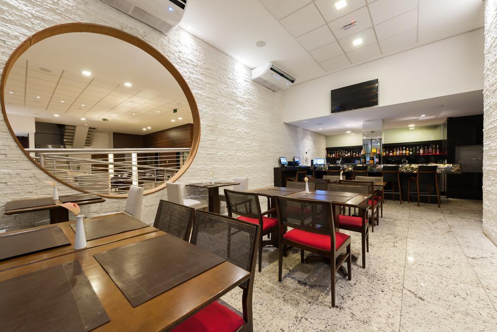 فندق بيست ويسترن بريمير ماسايو Maceió المظهر الخارجي الصورة The interior of a restaurant in Japan